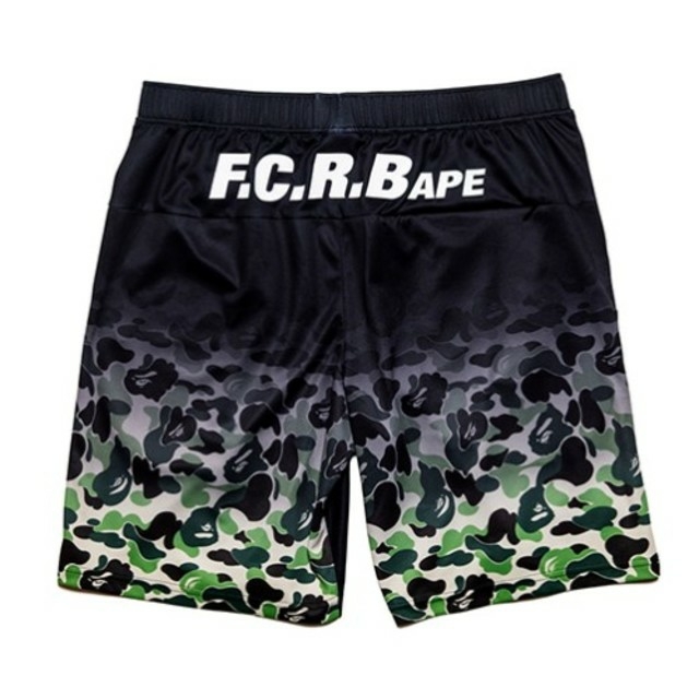 A BATHING APE(アベイシングエイプ)のF.C.R.B BAPE FCRB GAME SHORTS BLACK M メンズのパンツ(ショートパンツ)の商品写真