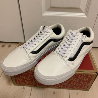 ヴァンズ(VANS)の新品　vans oldskool (スニーカー)