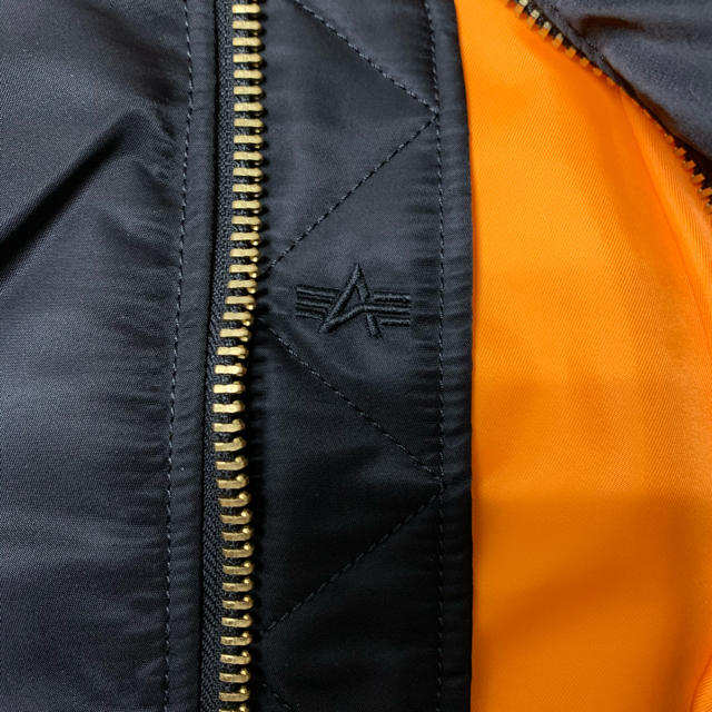 ALPHA INDUSTRIES(アルファインダストリーズ)の再値下げ美品アルファ　MA-1スリムフィットS size黒 メンズのジャケット/アウター(フライトジャケット)の商品写真