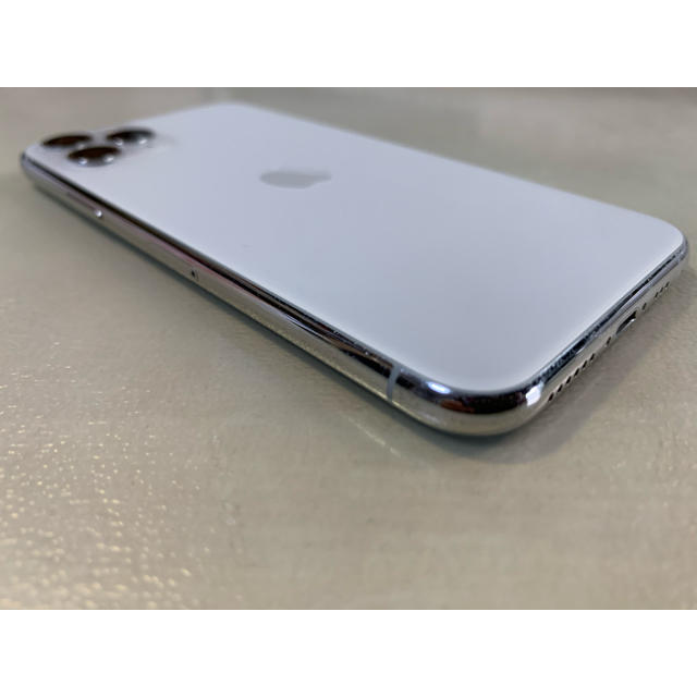 iPhone(アイフォーン)のSIMフリー iPhone 11 Pro 256GB Silver シルバー スマホ/家電/カメラのスマートフォン/携帯電話(スマートフォン本体)の商品写真