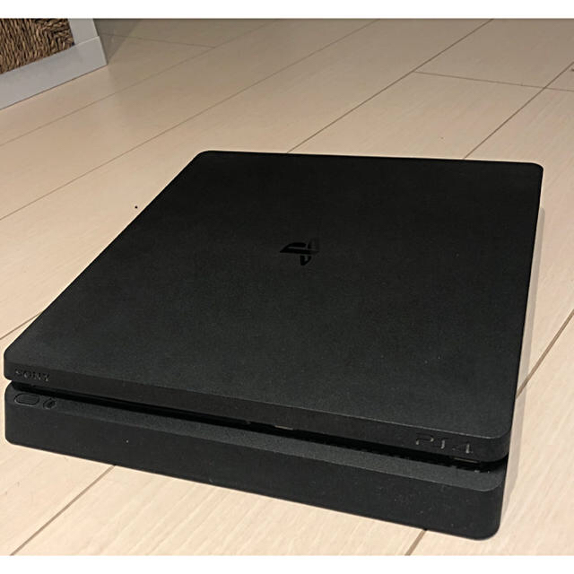 ps4本体    コントローラー2個付き　（ソフト5つつけます）