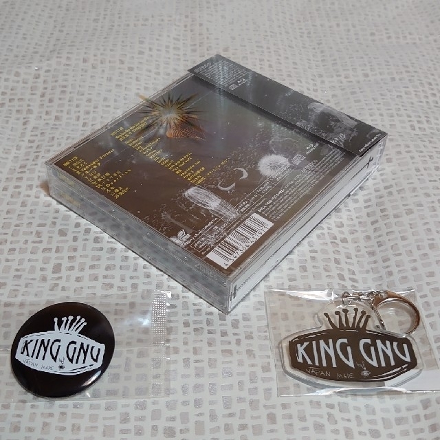 キングヌー CD＆キーホルダー＆缶バッチ付の通販 by inichisa's shop｜ラクマ King Gnu CEREMONY 新品セール