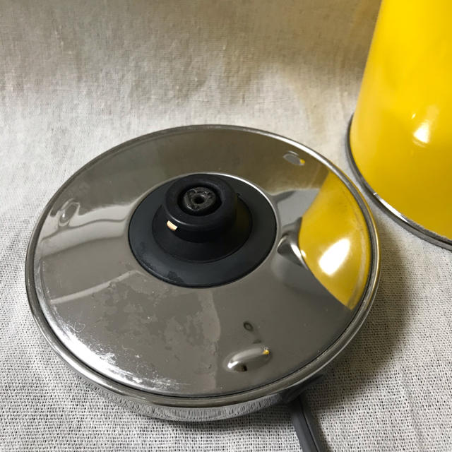 DeLonghi(デロンギ)の【kenbee様専用used品】delonghi電気ケトル(yellow) スマホ/家電/カメラの生活家電(電気ケトル)の商品写真