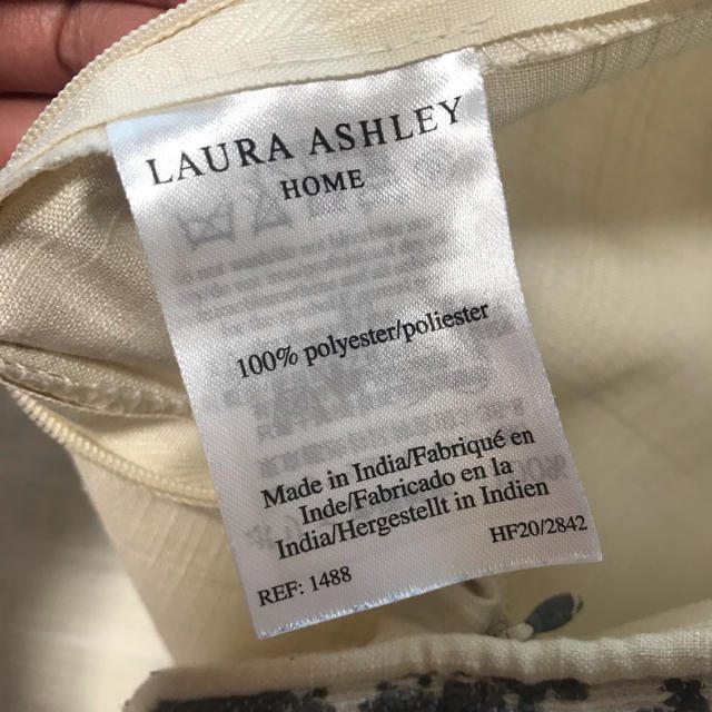 LAURA ASHLEY(ローラアシュレイ)のLAURA ASHLEY クッションカバー インテリア/住まい/日用品のインテリア小物(クッションカバー)の商品写真