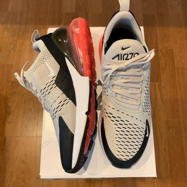 NIKE(ナイキ)のNIKE AIR MAX 270 メンズの靴/シューズ(スニーカー)の商品写真