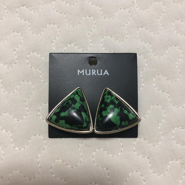 MURUA(ムルーア)のMURUA トライアングル イヤリング レディースのアクセサリー(イヤリング)の商品写真