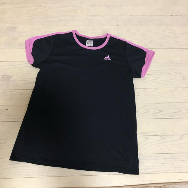 adidas(アディダス)のadidas  Tシャツ♡ スポーツ/アウトドアのトレーニング/エクササイズ(トレーニング用品)の商品写真