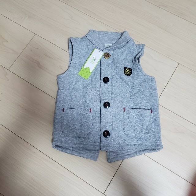 アカチャンホンポ(アカチャンホンポ)の子供用ベスト キッズ/ベビー/マタニティのキッズ服男の子用(90cm~)(ジャケット/上着)の商品写真