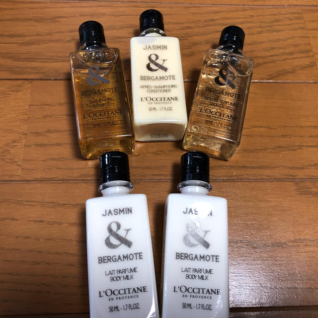 L'OCCITANE(ロクシタン)のロクシタン　ジャスミン&ベルガモット　アメニティセット コスメ/美容のキット/セット(サンプル/トライアルキット)の商品写真