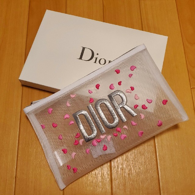 Dior(ディオール)の【新品／未使用】ディオールノベルティポーチ　花びらポーチ白メッシュ レディースのファッション小物(ポーチ)の商品写真