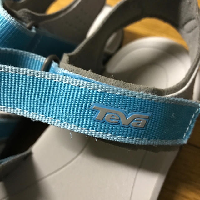 Teva(テバ)の新品tevaテバサンダルサイズ22.5センチ靴 レディースの靴/シューズ(サンダル)の商品写真