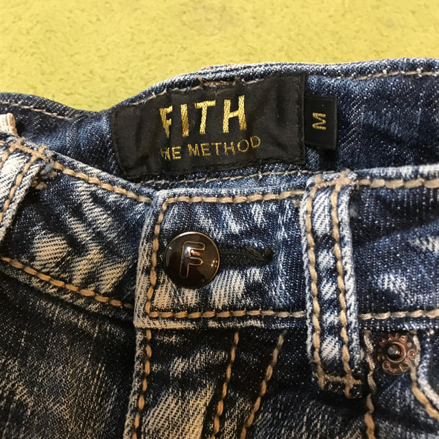 FITH(フィス)のfith デニムパンツ M 90 フリルパンツ キッズ/ベビー/マタニティのキッズ服女の子用(90cm~)(パンツ/スパッツ)の商品写真