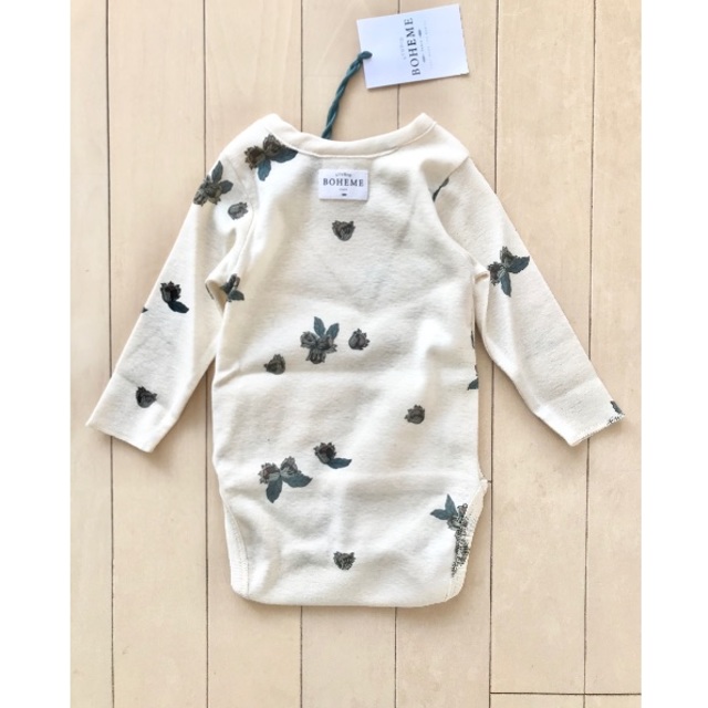 Caramel baby&child (キャラメルベビー&チャイルド)の新品✦Studio Boheme  hazelnut柄 前開きロンパース(6M) キッズ/ベビー/マタニティのベビー服(~85cm)(ロンパース)の商品写真