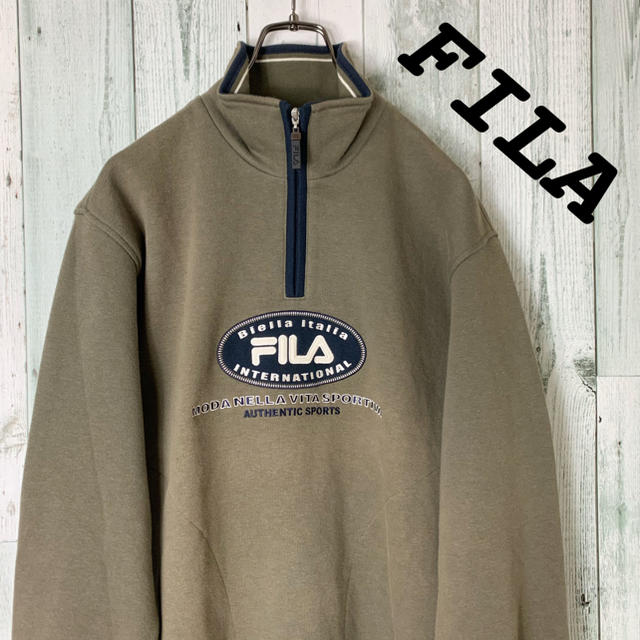 FILA(フィラ)の【激レア】FILA フィラ 刺しゅう ワッペン ハーフジップ スウェット カーキ メンズのトップス(スウェット)の商品写真