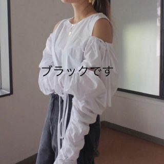 スタイルナンダ(STYLENANDA)のブラックギャザースリーブブラウス(シャツ/ブラウス(長袖/七分))