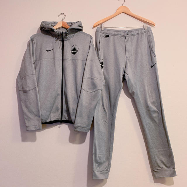 F.C.R.B.(エフシーアールビー)のF.C.Real Bristol × NIKE  パーカーのみ メンズのトップス(パーカー)の商品写真