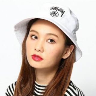 ステューシー(STUSSY)のSTUSSY  バケットハット 白(ハット)