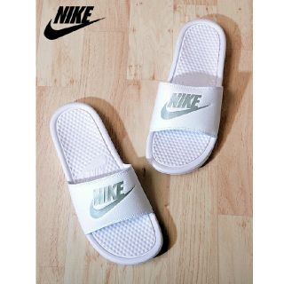 ナイキ(NIKE)の最値!新品!ナイキ ベナッシ JDI シャワーサンダル 白 25cm(サンダル)