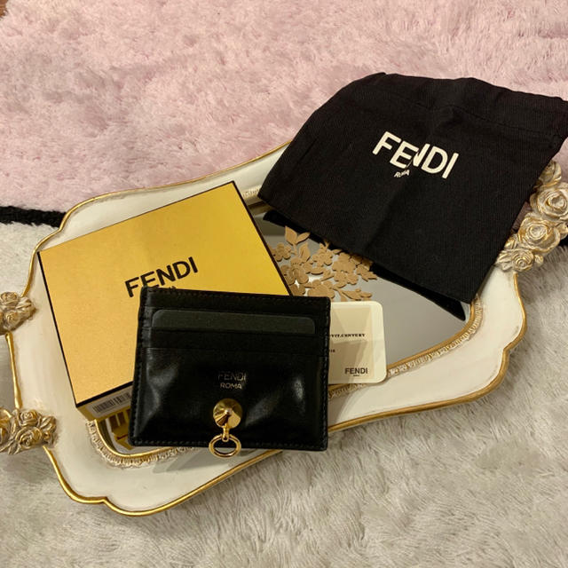 FENDI(フェンディ)のFendi リング付きカードホルダー　黒 レディースのファッション小物(名刺入れ/定期入れ)の商品写真