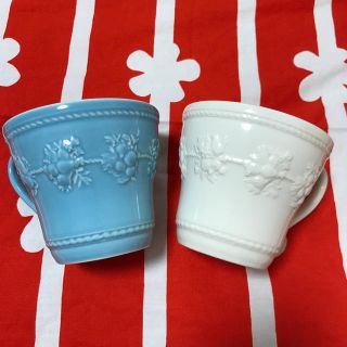 ウェッジウッド(WEDGWOOD)の【週末お値下げ　中古】　ウエッジウッド　ペアマグカップ(グラス/カップ)