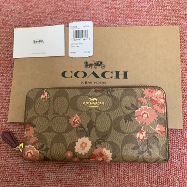 COACH シグネーチャー柄　花柄長財布