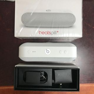 ビーツバイドクタードレ(Beats by Dr Dre)のBeats Pill + ポータブルスピーカー - ホワイト 【訳あり】(スピーカー)