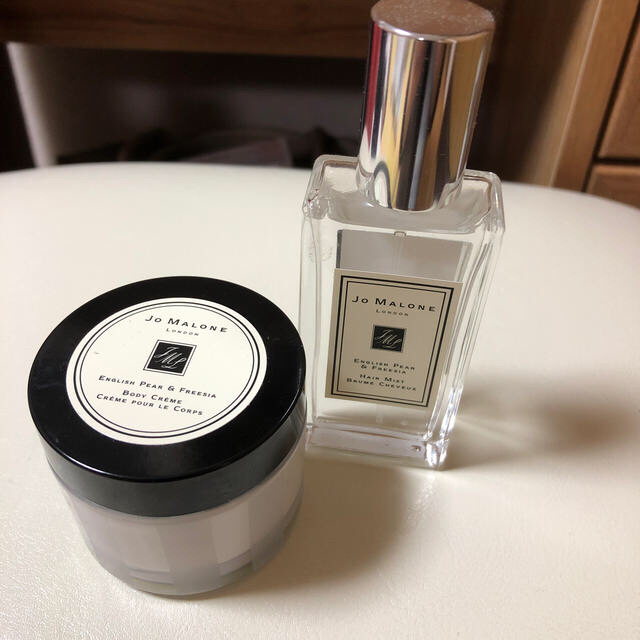 Jo Malone(ジョーマローン)のJo MALONEイングリッシュペアー＆フリージアヘアミストボディクリームset コスメ/美容の香水(香水(女性用))の商品写真