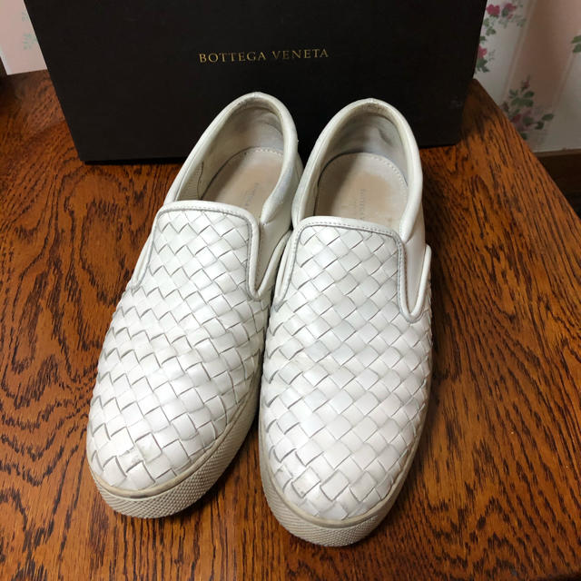 Bottega Veneta(ボッテガヴェネタ)の春はホワイトスニーカー☆ボッテガヴェネタ☆スリッポン☆スニーカー☆ HAWAII レディースの靴/シューズ(スニーカー)の商品写真