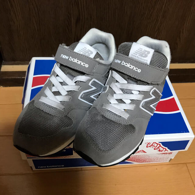 New Balance(ニューバランス)のnew balance グレー　20・cute♡さま専用です キッズ/ベビー/マタニティのキッズ靴/シューズ(15cm~)(スニーカー)の商品写真