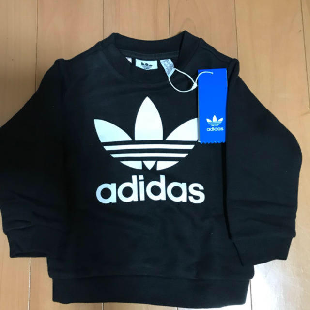 adidas(アディダス)の【新品・未使用】adidas アディダス　セットアップ　キッズ　男女兼用 キッズ/ベビー/マタニティのキッズ服男の子用(90cm~)(Tシャツ/カットソー)の商品写真