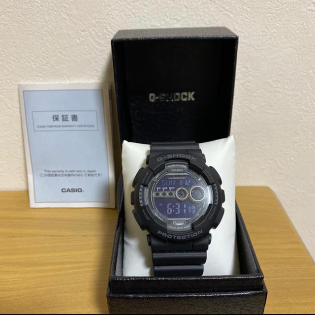 G-SHOCKのデジタル腕時計