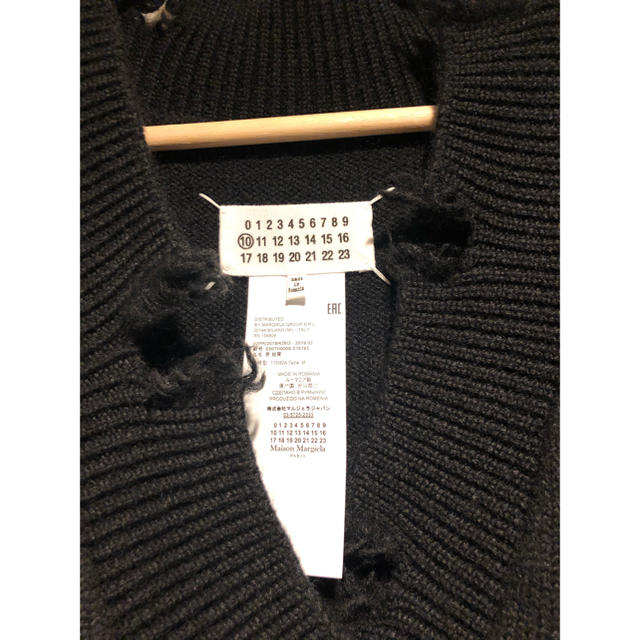 Maison Martin Margiela(マルタンマルジェラ)のMAISON MARGIELA Gauge Jersey V-NECK VEST メンズのトップス(スウェット)の商品写真