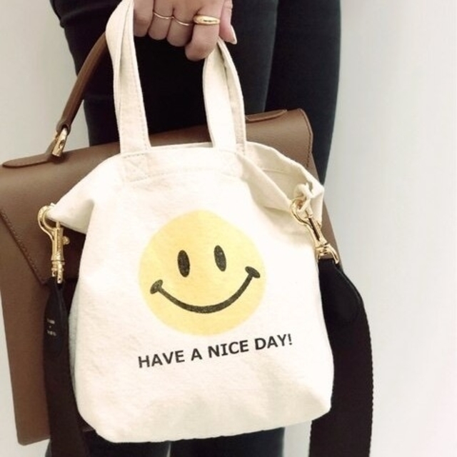 DEUXIEME CLASSE(ドゥーズィエムクラス)のDeuxieme Classe
SMILEY FACE SMILE BAG レディースのバッグ(トートバッグ)の商品写真