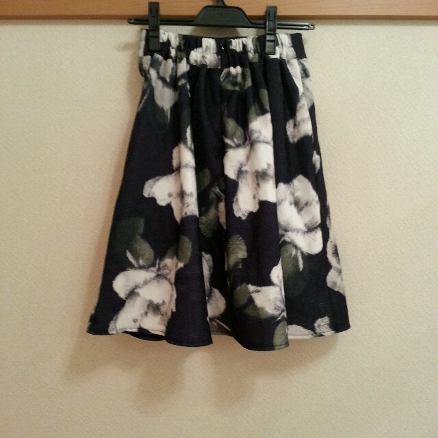 dholic(ディーホリック)のD-Horic 花柄フレアスカート レディースのスカート(ひざ丈スカート)の商品写真