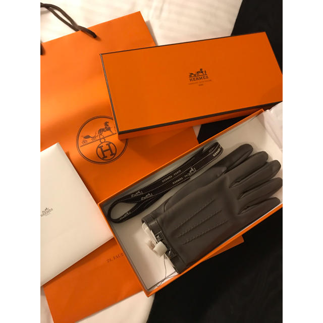 Hermes(エルメス)のチビ様ご専用✨新品🍊エルメス HERMES レザー手袋🍊　エタン✨＜ドッグ＞ レディースのファッション小物(手袋)の商品写真