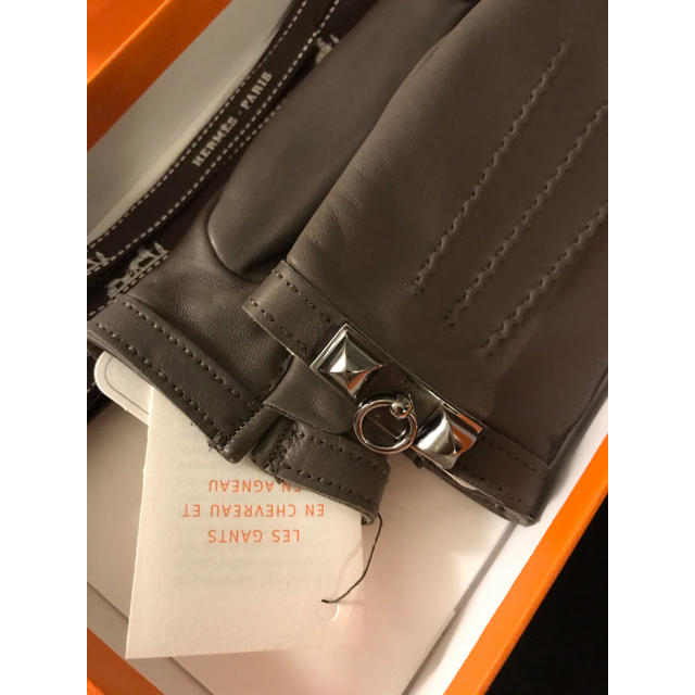 Hermes(エルメス)のチビ様ご専用✨新品🍊エルメス HERMES レザー手袋🍊　エタン✨＜ドッグ＞ レディースのファッション小物(手袋)の商品写真