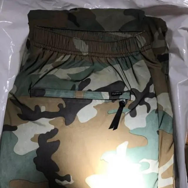 Supreme(シュプリーム)のsupreme Reflective Camo WarmUp Pant  新品 メンズのパンツ(ワークパンツ/カーゴパンツ)の商品写真