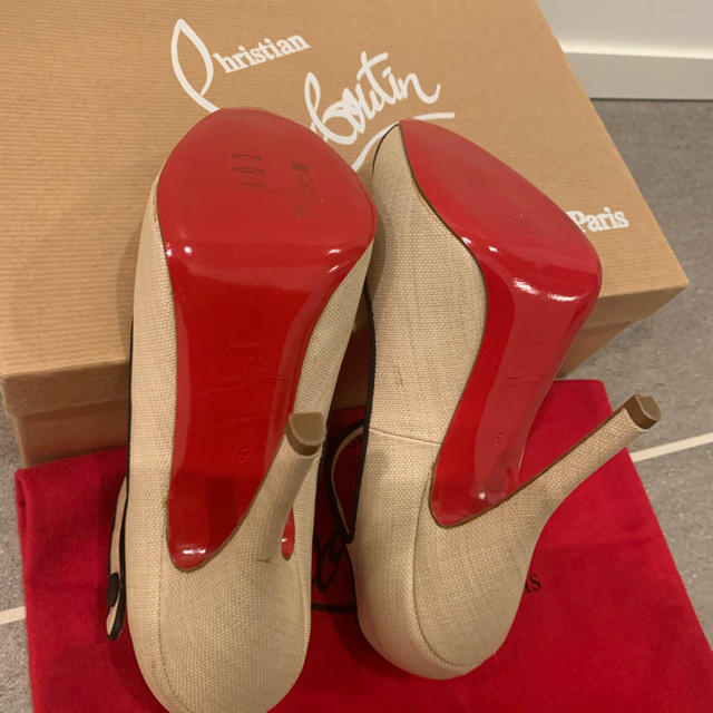 Christian Louboutin(クリスチャンルブタン)のクリスチャン ルブタン （Christian Louboutin ） レディースの靴/シューズ(ハイヒール/パンプス)の商品写真