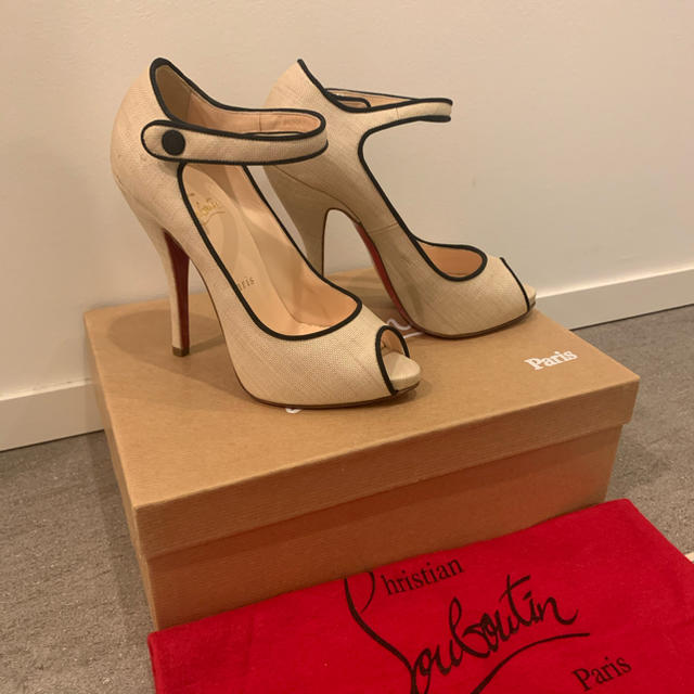 Christian Louboutin(クリスチャンルブタン)のクリスチャン ルブタン （Christian Louboutin ） レディースの靴/シューズ(ハイヒール/パンプス)の商品写真