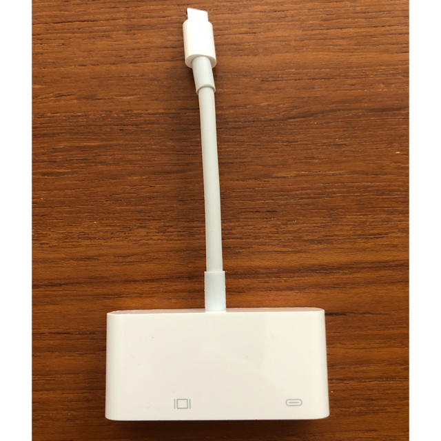 Apple(アップル)のApple純正lightning VGAアダプタ スマホ/家電/カメラのテレビ/映像機器(映像用ケーブル)の商品写真