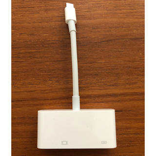 アップル(Apple)のApple純正lightning VGAアダプタ(映像用ケーブル)