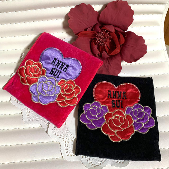 ANNA SUI(アナスイ)のchatty386様専用❣️ANNA SUI❣️タオルハンカチポーチ2枚セット レディースのファッション小物(ポーチ)の商品写真