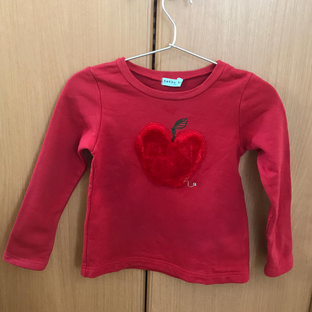 hakka kids(ハッカキッズ)の【中古】hakka kids サイズ120 リンゴトレーナー キッズ/ベビー/マタニティのキッズ服女の子用(90cm~)(Tシャツ/カットソー)の商品写真