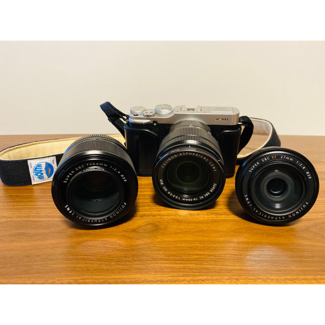 富士フイルム - FUJIFILM ミラーレス一眼カメラ　X-M1 3個のレンズ付き