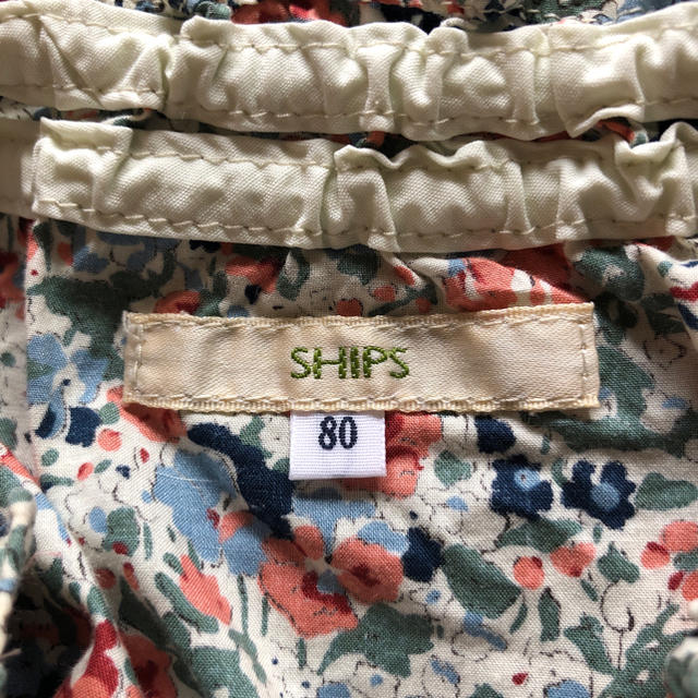 SHIPS(シップス)のSHIPS 花柄ブラウス 80 キッズ/ベビー/マタニティのベビー服(~85cm)(シャツ/カットソー)の商品写真