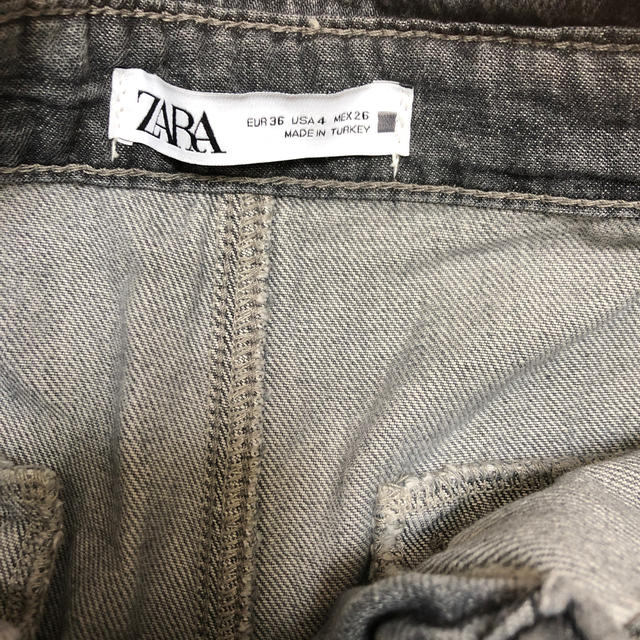 ZARA(ザラ)のザラZARAペーパーバッグのグレーデニム レディースのパンツ(デニム/ジーンズ)の商品写真