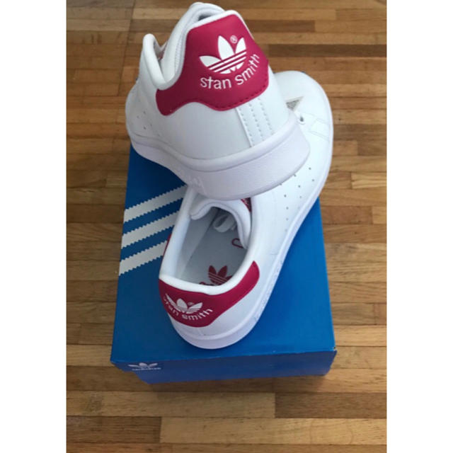 adidas(アディダス)のAdidas Stan Smith Pink スタンスミス 選べるサイズ レディースの靴/シューズ(スニーカー)の商品写真