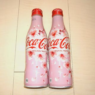 コカコーラ(コカ・コーラ)のコカ・コーラ スリムボトル缶2本セット  2020年桜デザイン(ソフトドリンク)