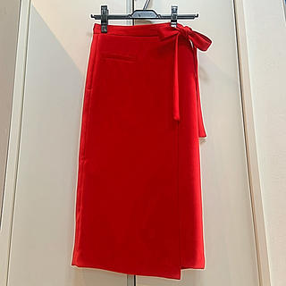 エミアトリエ(emmi atelier)のスカート  エミ　emmi 巻きスカート　赤　レッド　ペンシルスカート(ひざ丈スカート)