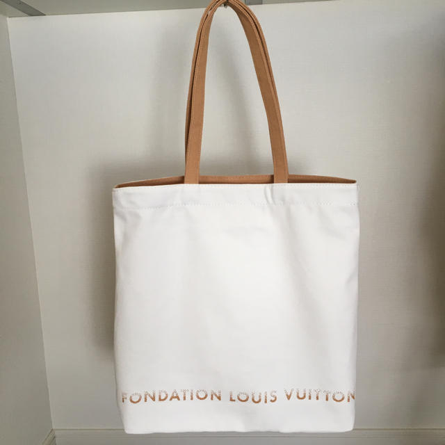 LOUIS VUITTON(ルイヴィトン)のパリ限定！FONDATION LOUIS VUITTON トートバッグ レディースのバッグ(トートバッグ)の商品写真